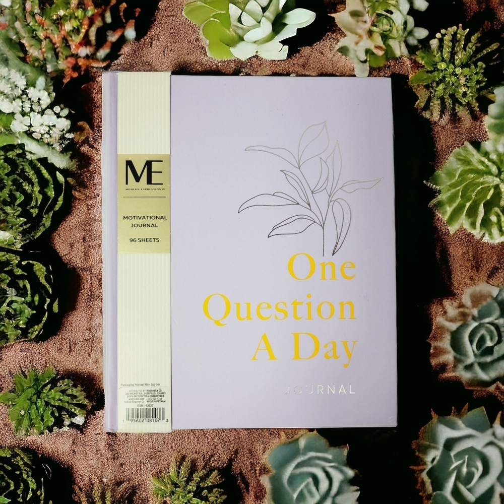 One Question a day Journal nwt Purple